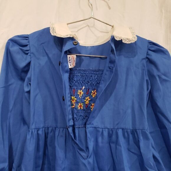 Hand Smocked by Carrousel Blue White Collar Floral Smock - Picture 9 of 15